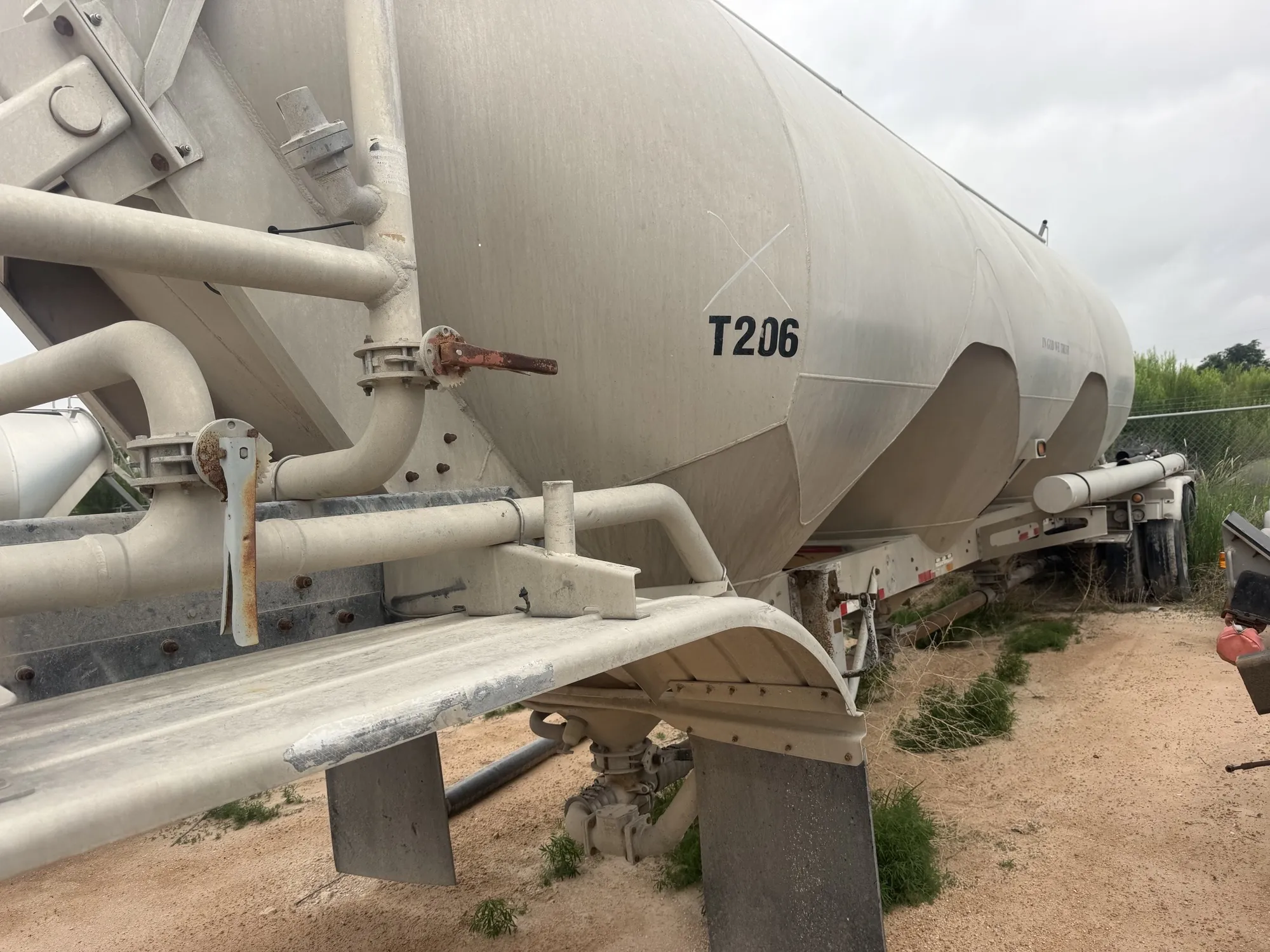 2005 Heil Pneumatic Tanker Trailer