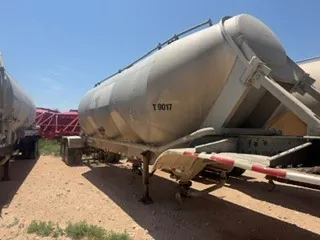 2006 Polar Pneumatic Tanker Trailer