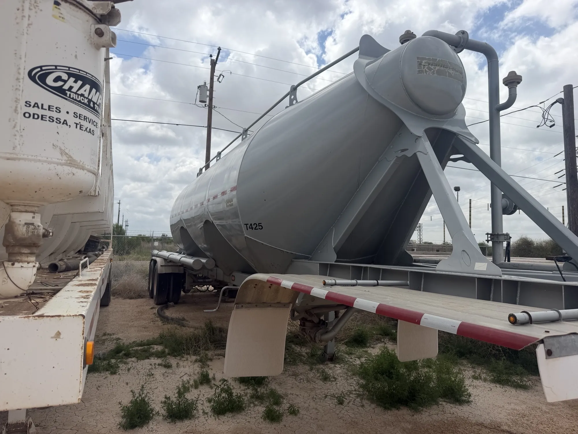2014 Gallegos Pneumatic Tanker Trailer