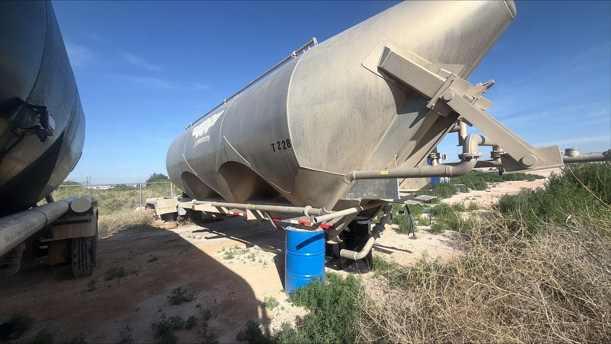 2018 Southern Welding Pneumatic Tanker Trailer